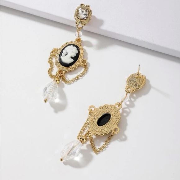 3/$18 Vintage Earrings - Picture 3 of 3